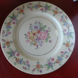 Set of 4 Vintage Floral Plates